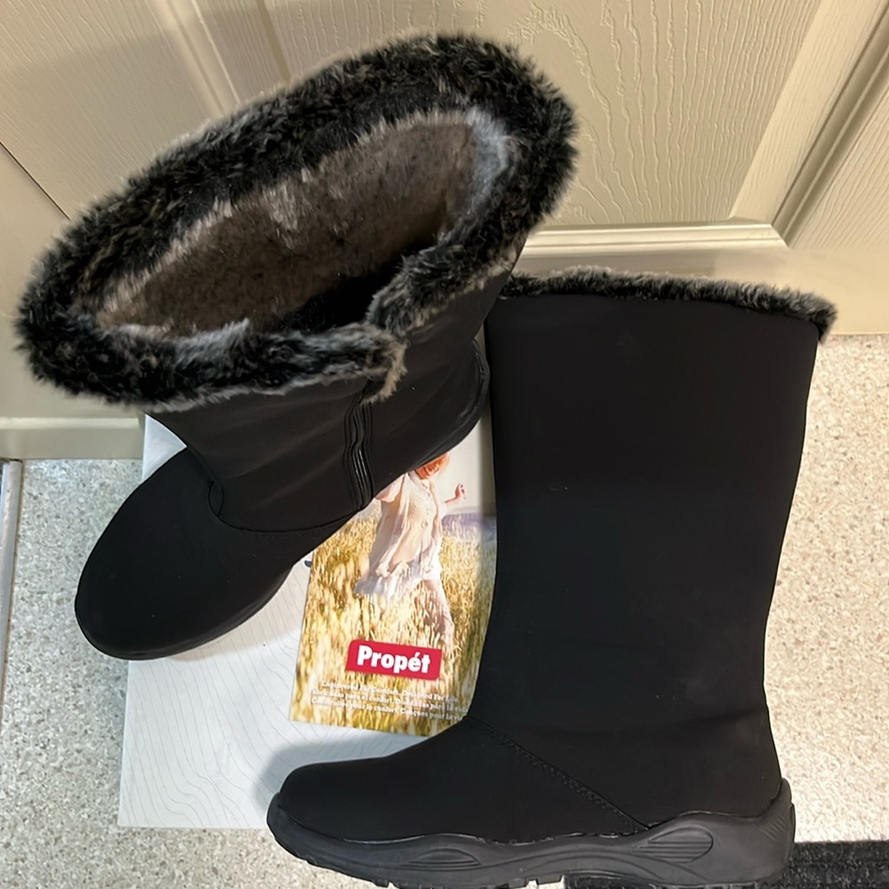 Winter boots. Almost new